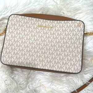 Michael Kors Jet Set Crossbody Vanilla